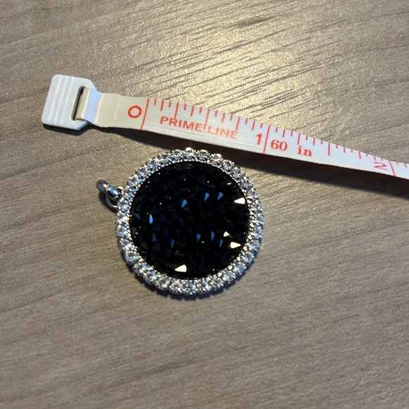 Brand new crystal pendant - black and silver - Picture 5 of 5